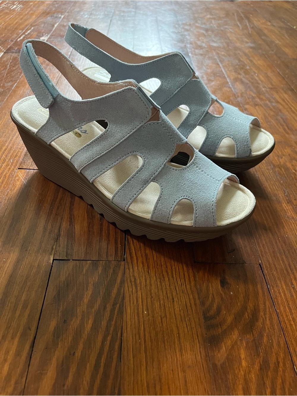 Skechers Light Blue Suede Slingback Wedge Sandals - Never Worn - Size 8